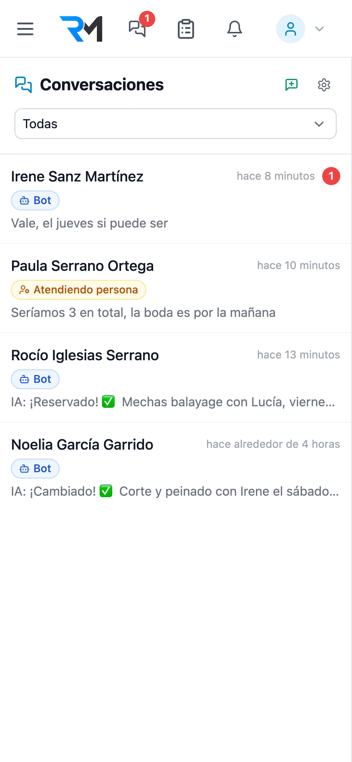 Conversaciones de WhatsApp del centro en el móvil